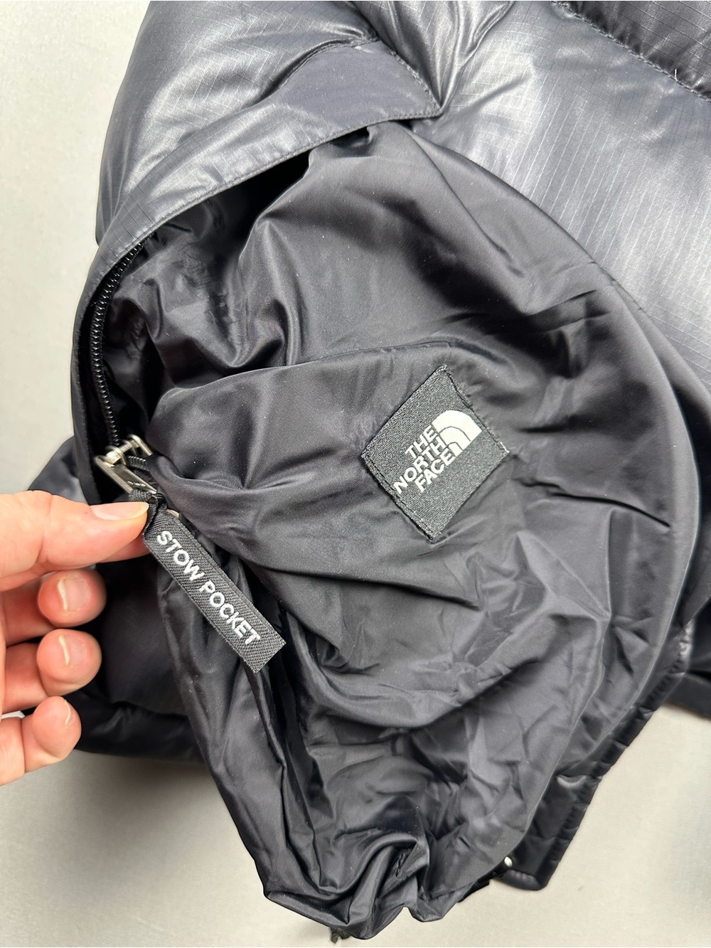 VINTAGE The North Face 1996 Retro Nuptse Vest, 700-Fill Goose Down - Women Large - Picture 9 of 14